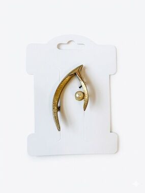 MCM Wishbone Brooch with Pearl | Polished & Textured Gold Tone Good Luck Pin